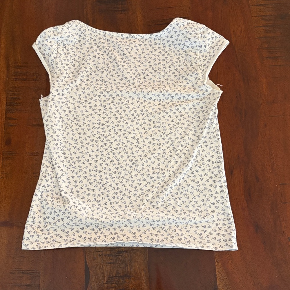 Brandy Melville Floral Top - Picture 2 of 2